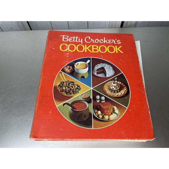 Vintage 1972 Betty Crocker Cookbook Sears Holiday Edition 5 Ring Well Used - Picture 1 of 7